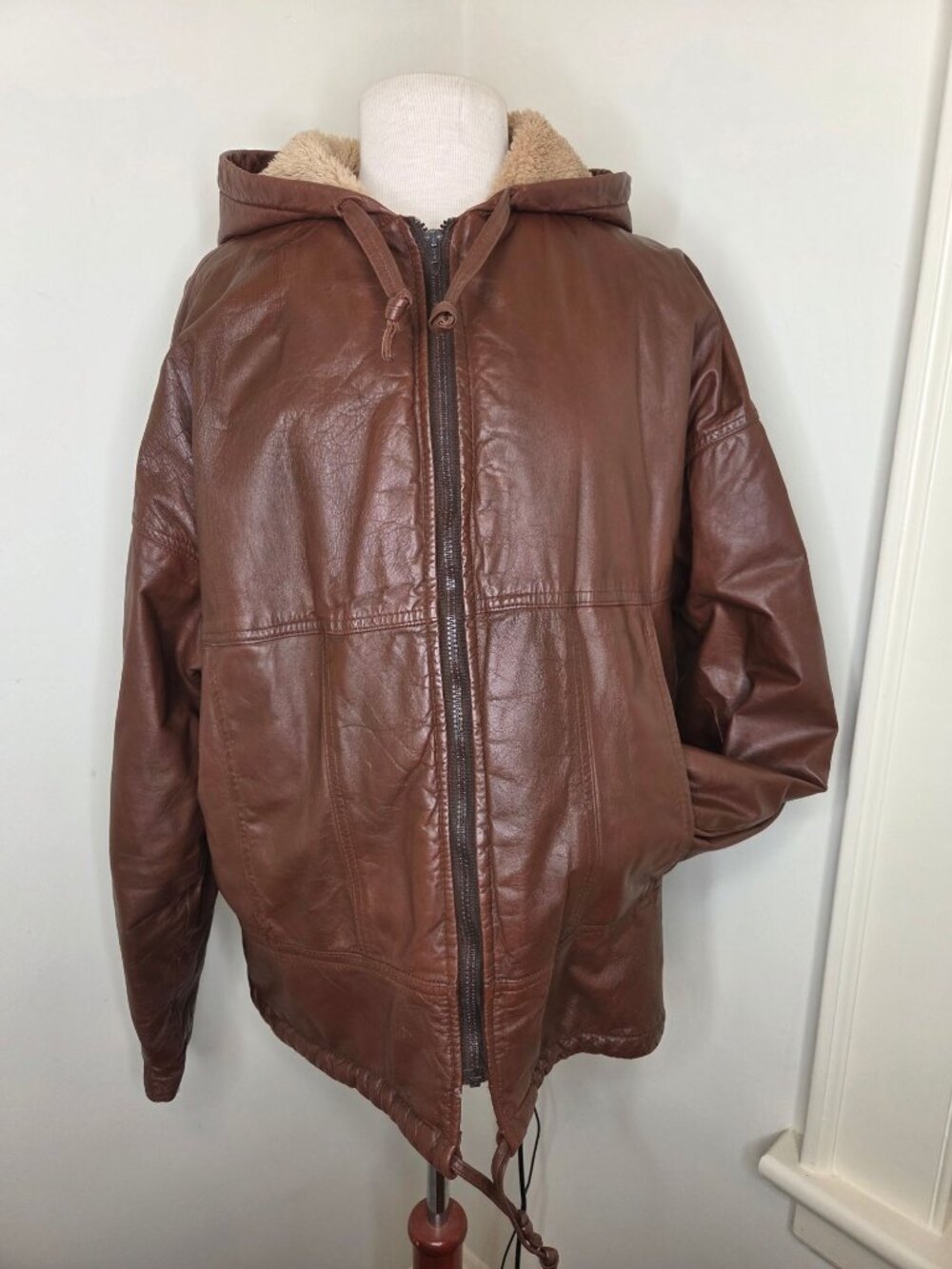 VTG Mens Brown Leather Hooded Bomber Jacket Mens 46 Sherpa like lining USA